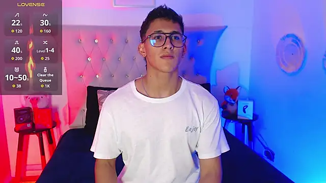 SalvadorFit online show from 11/16/25, 08:25