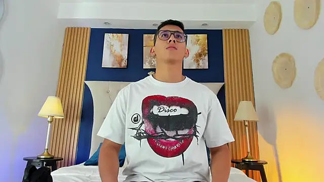 SalvadorFit online show from 06/21/26, 08:33