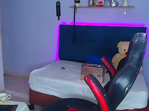 Snapshot of Lunadool chatting on 10/07/25, 03:09 Lunadool online show from 10/07/25, 03:09