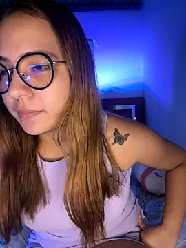 sacha torres02 online show from 11/12/25, 12:44