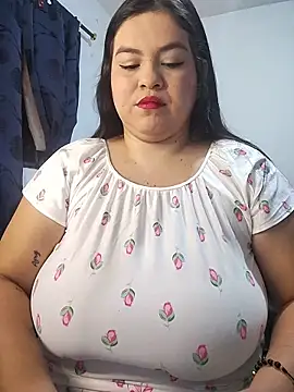 Snapshot of LucyDiamonds1 chatting on 02/16/26, 09:49 LucyDiamonds1 online show from 02/16/26, 09:49
