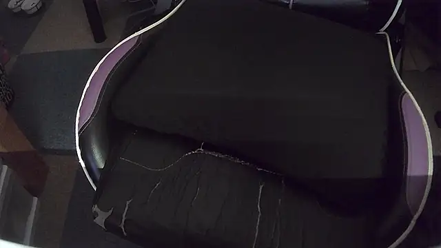 Snapshot of suzullll chatting on 03/14/26, 06:13 suzullll online show from 03/14/26, 06:13