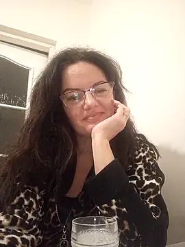 Snapshot of ValeriaLove43211 chatting on 10/02/25, 06:37 ValeriaLove43211 online show from 10/02/25, 06:37