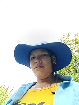 Snapshot of callistra chatting on 05/14/26, 12:39 callistra online show from 05/14/26, 12:39