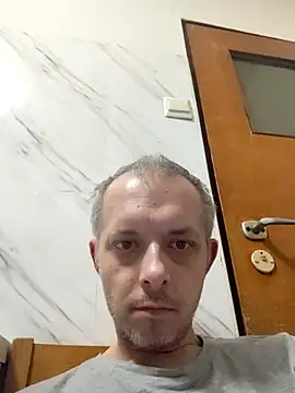 Snapshot of szajbusek41 chatting on 01/16/26, 04:00 szajbusek41 online show from 01/16/26, 04:00