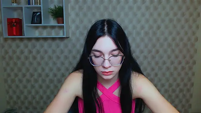 Snapshot of MiraBabe_ chatting on 09/24/25, 05:33 MiraBabe  online show from 09/24/25, 05:33