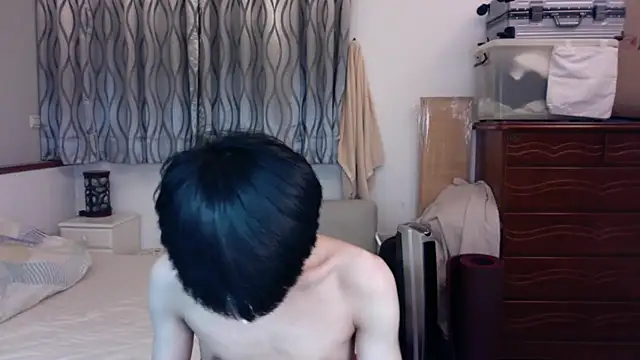 kai101010 online show from 10/28/25, 03:58