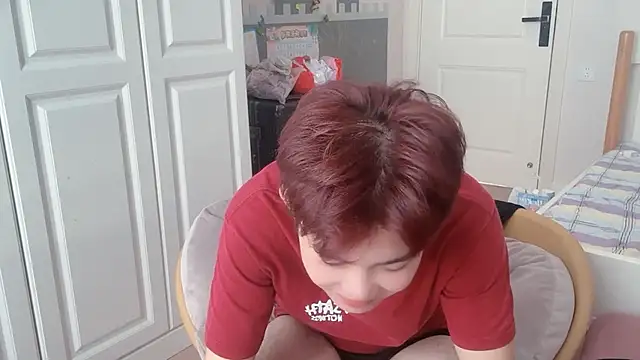 xlong00099 online show from 10/18/25, 04:37