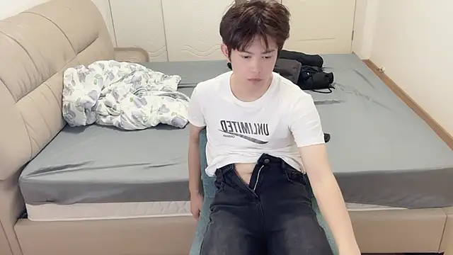 xlong00099 online show from 11/26/25, 11:11