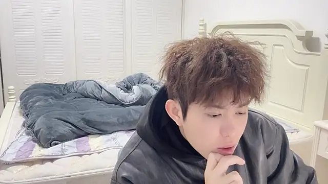 xlong00099 online show from 12/17/25, 12:22