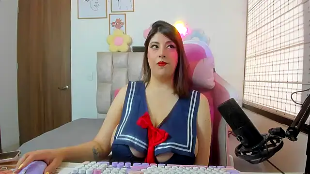 queenalexxa111 online show from 05/13/26, 12:57