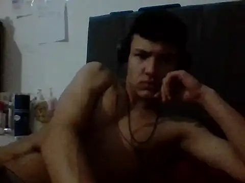 Snapshot of El_awo_ chatting on 09/22/25, 04:14 El awo  online show from 09/22/25, 04:14