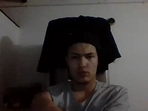 Snapshot of El_awo_ chatting on 09/29/25, 03:44 El awo  online show from 09/29/25, 03:44