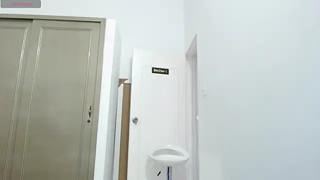 IslaRose7 online show from 10/07/25, 01:30