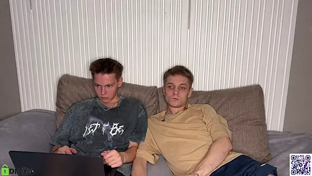 Snapshot of Eaton_ chatting on 10/13/25, 03:45 Eaton online show from 10/13/25, 03:45