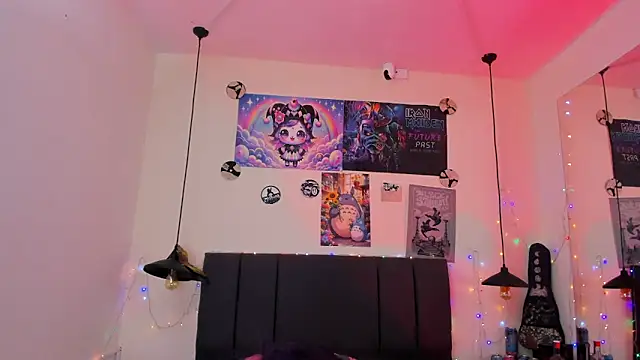SabrinaV  online show from 05/05/26, 11:18