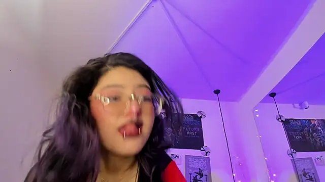 SabrinaV  online show from 06/04/26, 11:27