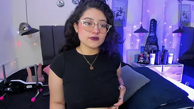 SabrinaV  online show from 06/09/26, 11:22