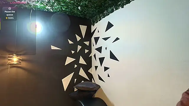 Snapshot of AgataThompson_ chatting on 11/14/25, 08:29 AgataThompson online show from 11/14/25, 08:29