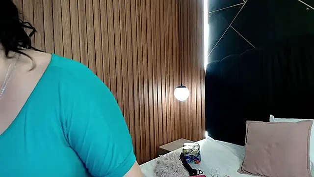 Snapshot of AgataThompson_ chatting on 02/19/26, 08:49 AgataThompson online show from 02/19/26, 08:49