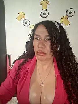 Snapshot of Lina_444 chatting on 06/15/26, 01:30 Lina 444 online show from 06/15/26, 01:30