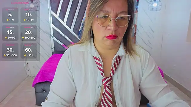 Snapshot of MaylinRosse_ chatting on 05/15/26, 06:59 MaylinRosse online show from 05/15/26, 06:59