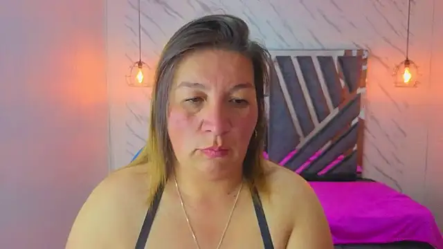 Snapshot of MaylinRosse_ chatting on 08/01/26, 07:24 MaylinRosse online show from 08/01/26, 07:24