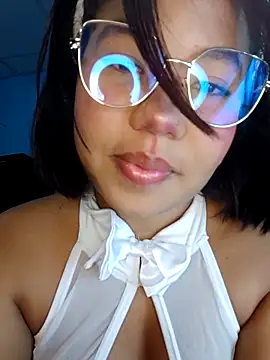 little onixx online show from 10/31/25, 12:17