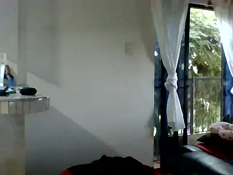 Snapshot of XavierFox1 chatting on 11/12/25, 07:46 XavierFox1 online show from 11/12/25, 07:46