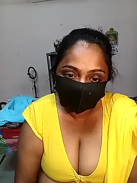 queendivya online show from 04/28/26, 02:44