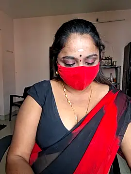 Snapshot of queendivya chatting on 06/26/26, 05:01 queendivya online show from 06/26/26, 05:01