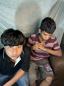 Snapshot of P4NT0J4 chatting on 02/06/26, 05:12 P4NT0J4 online show from 02/06/26, 05:12