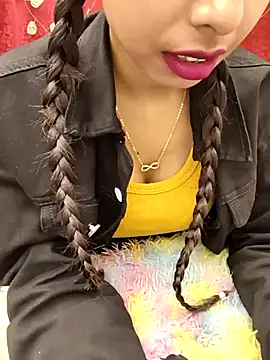 Snapshot of Sweets-jaanu chatting on 01/05/26, 05:27 Sweets-jaanu online show from 01/05/26, 05:27