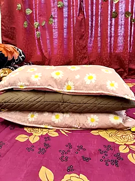 Snapshot of Sweets-jaanu chatting on 01/07/26, 05:43 Sweets-jaanu online show from 01/07/26, 05:43