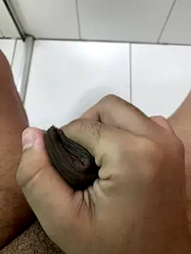 Snapshot of kylieputinha chatting on 09/23/25, 03:59 kylieputinha online show from 09/23/25, 03:59