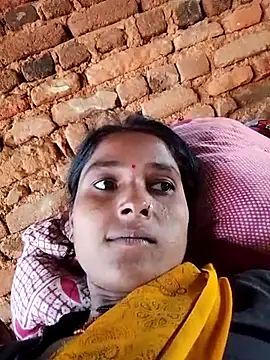 Snapshot of Hot_reshmaji chatting on 04/15/26, 06:31 Hot reshmaji online show from 04/15/26, 06:31