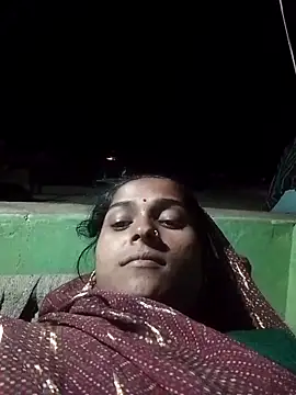 Snapshot of Hot_reshmaji chatting on 04/21/26, 03:50 Hot reshmaji online show from 04/21/26, 03:50