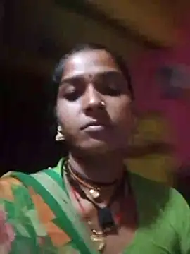 Snapshot of Hot_reshmaji chatting on 06/01/26, 02:13 Hot reshmaji online show from 06/01/26, 02:13