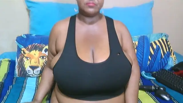 GAIGANTICBOOBS online show from 04/12/26, 07:52