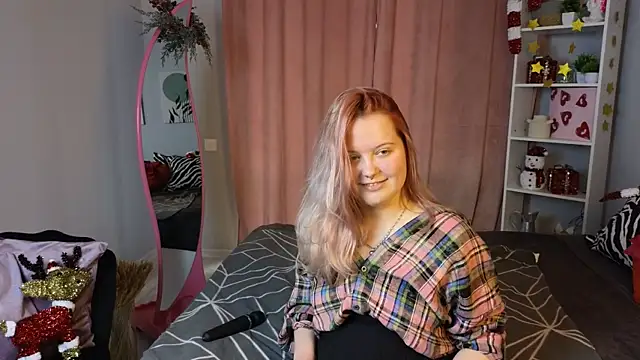 RoseThomas  online show from 12/15/25, 08:51