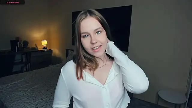 Snapshot of MaliaBourraine chatting on 09/24/25, 07:44 MaliaBourraine online show from 09/24/25, 07:44