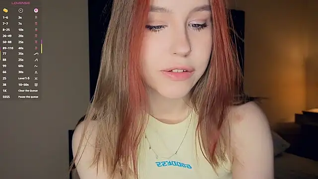 Snapshot of MaliaBourraine chatting on 12/05/25, 07:06 MaliaBourraine online show from 12/05/25, 07:06