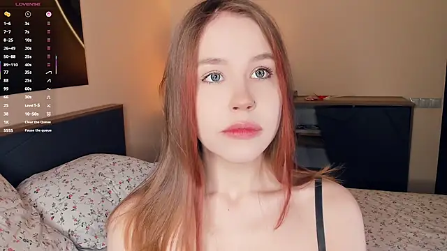 Snapshot of MaliaBourraine chatting on 01/17/26, 07:02 MaliaBourraine online show from 01/17/26, 07:02