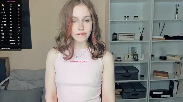 Snapshot of MaliaBourraine chatting on 02/05/26, 07:35 MaliaBourraine online show from 02/05/26, 07:35