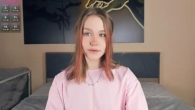 Snapshot of MaliaBourraine chatting on 02/13/26, 07:04 MaliaBourraine online show from 02/13/26, 07:04