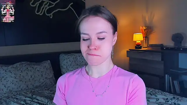 Snapshot of MaliaBourraine chatting on 03/13/26, 07:04 MaliaBourraine online show from 03/13/26, 07:04