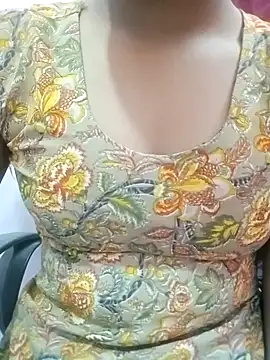 pari rani7 online show from 10/10/25, 04:11