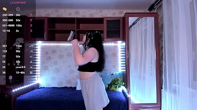 MandaDestiche online show from 11/02/25, 05:26