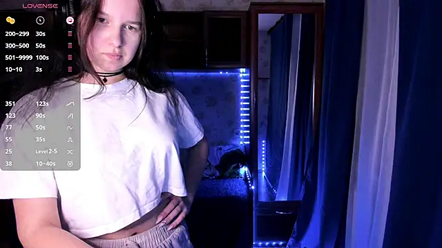 MandaDestiche online show from 11/10/25, 04:17