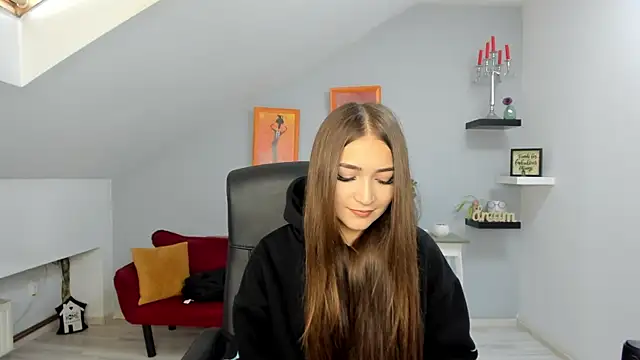 EllaClarke online show from 10/19/25, 10:49